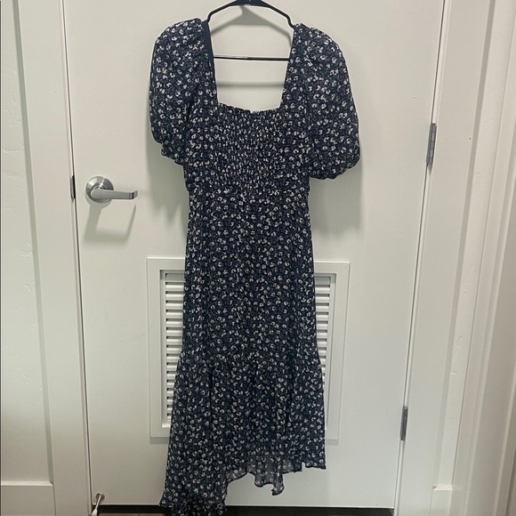 Astr The Label Asymmetrical Floral Midi Dress Puff Sleeve size small - Picture 5 of 5